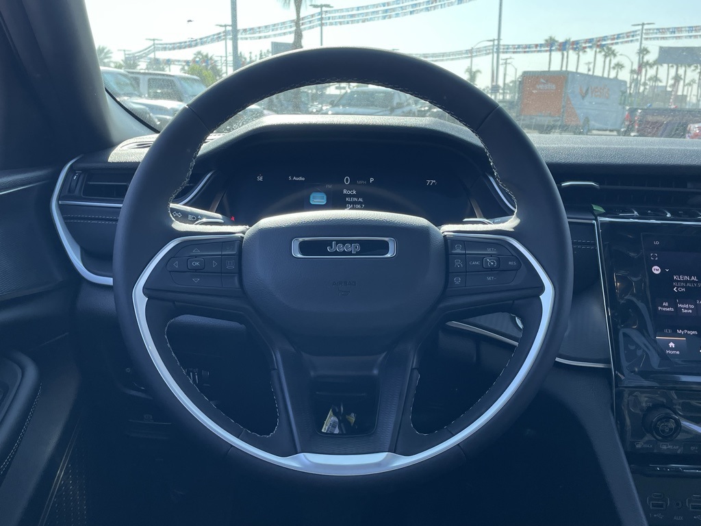 2025 Jeep Grand Cherokee Laredo X photo 23