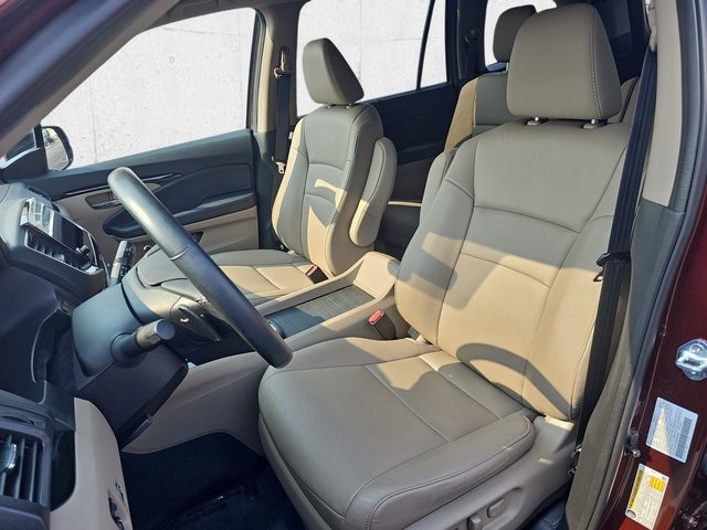2021 Honda Pilot Touring photo 16
