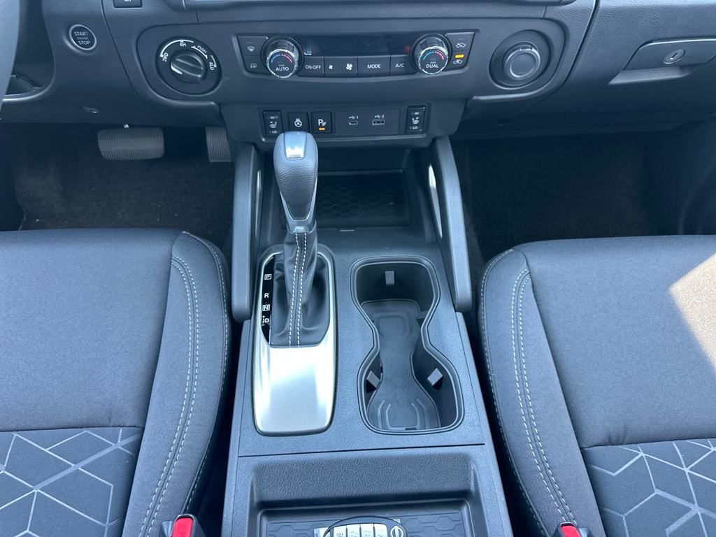 2025 Nissan Frontier SV photo 25