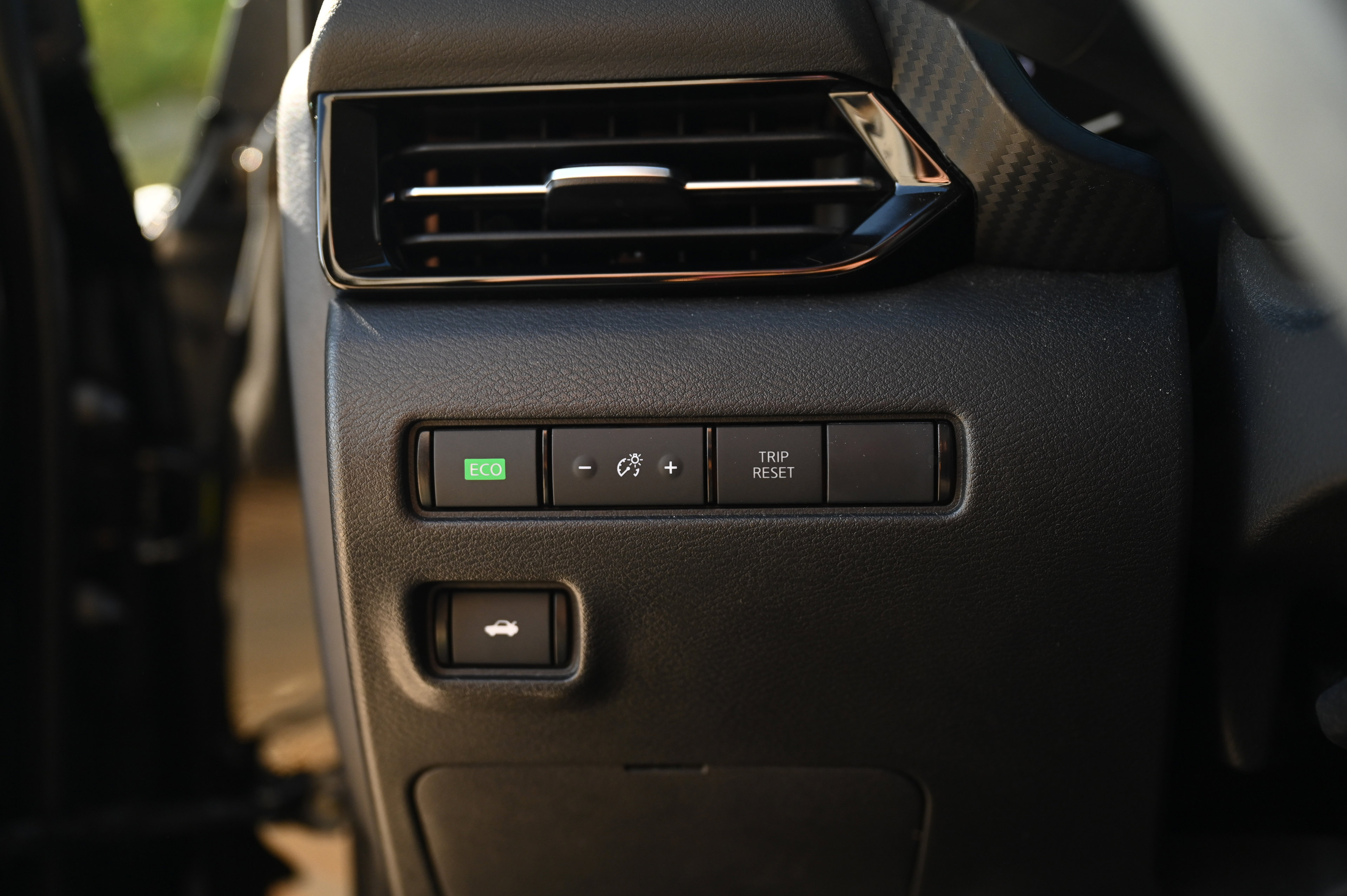 2021 Nissan Sentra SR photo 13