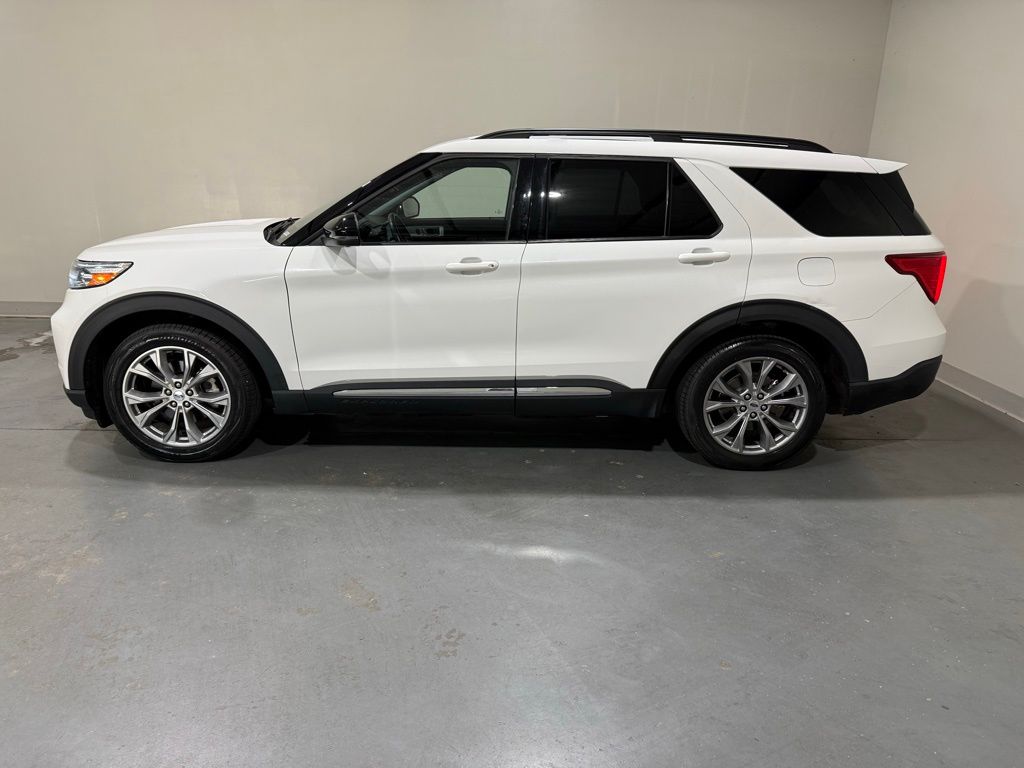 2022 Ford Explorer XLT photo 3