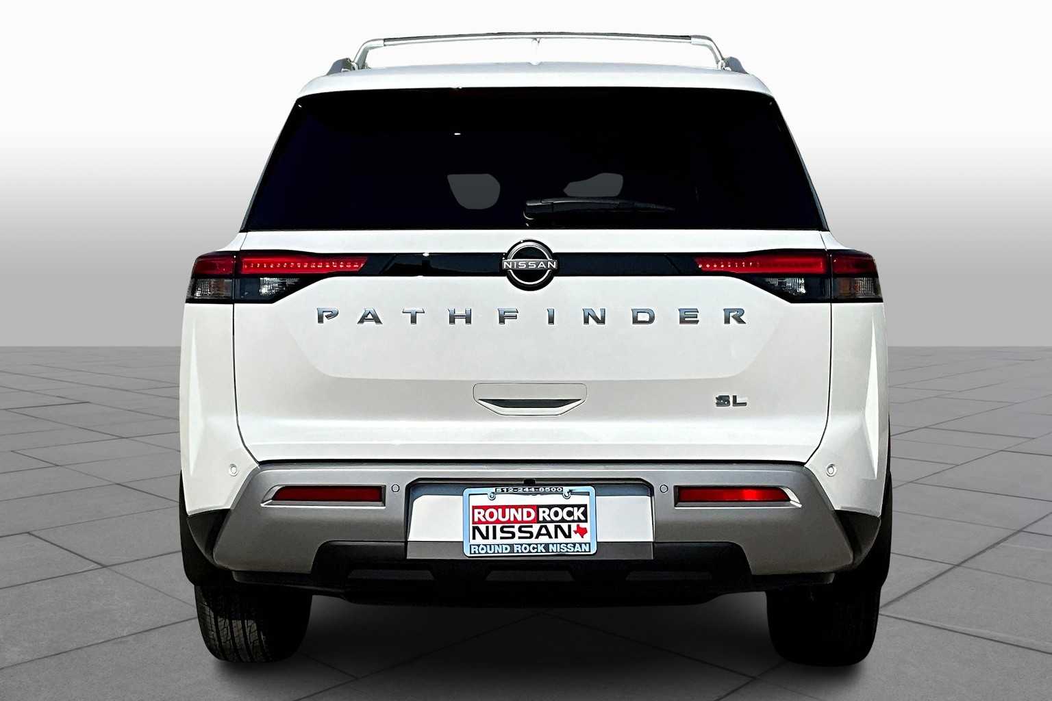 2025 Nissan Pathfinder SL photo 4