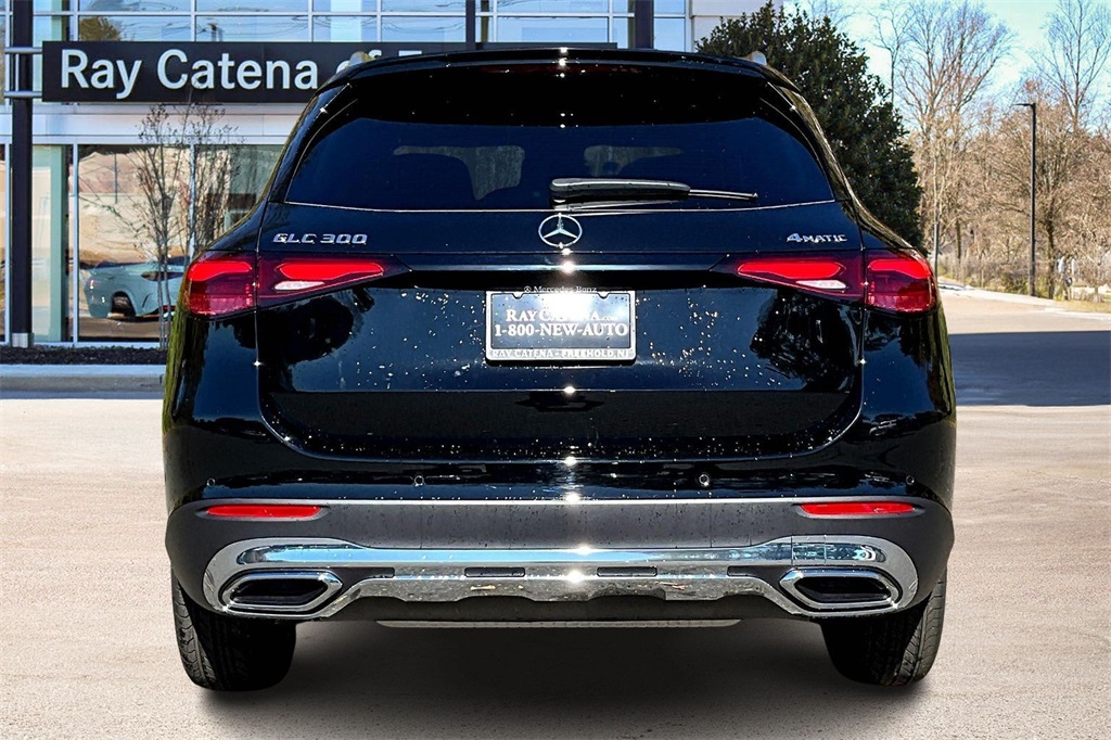 2026 Mercedes Benz GLC 300 4MATIC photo 2