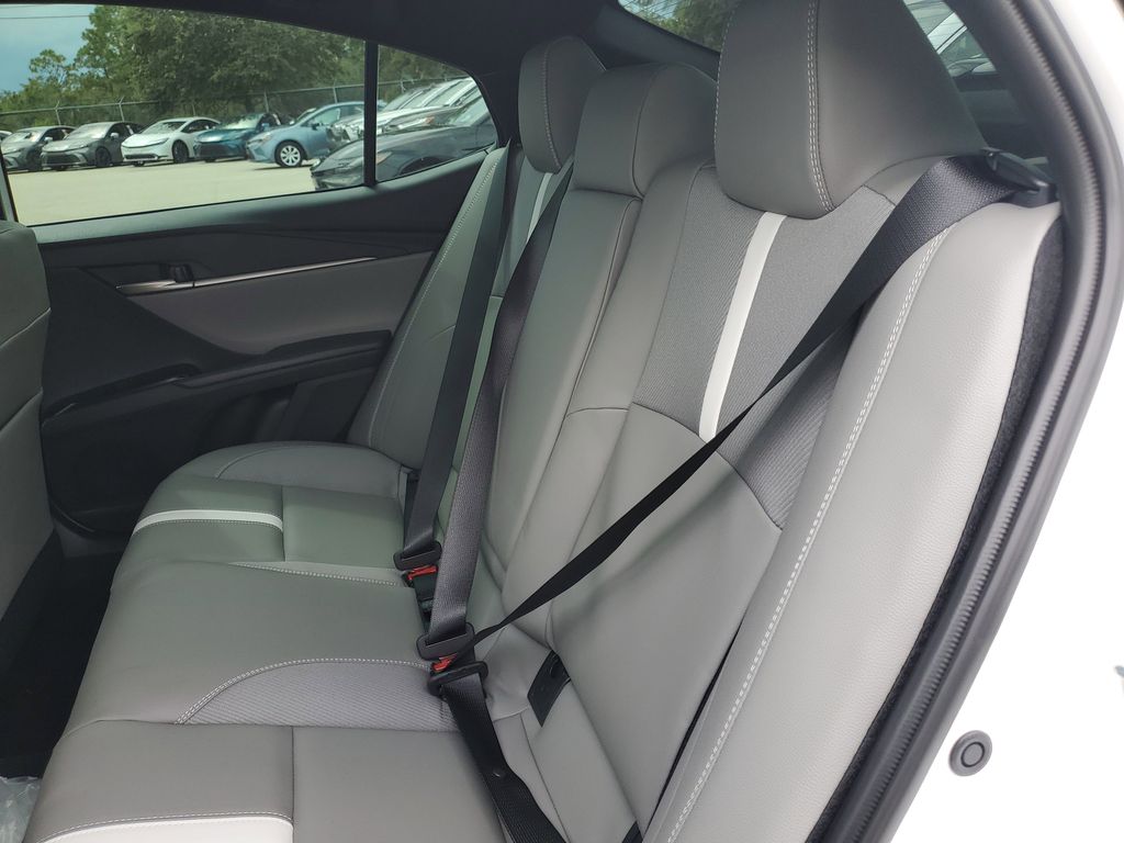2025 Toyota Camry SE photo 15