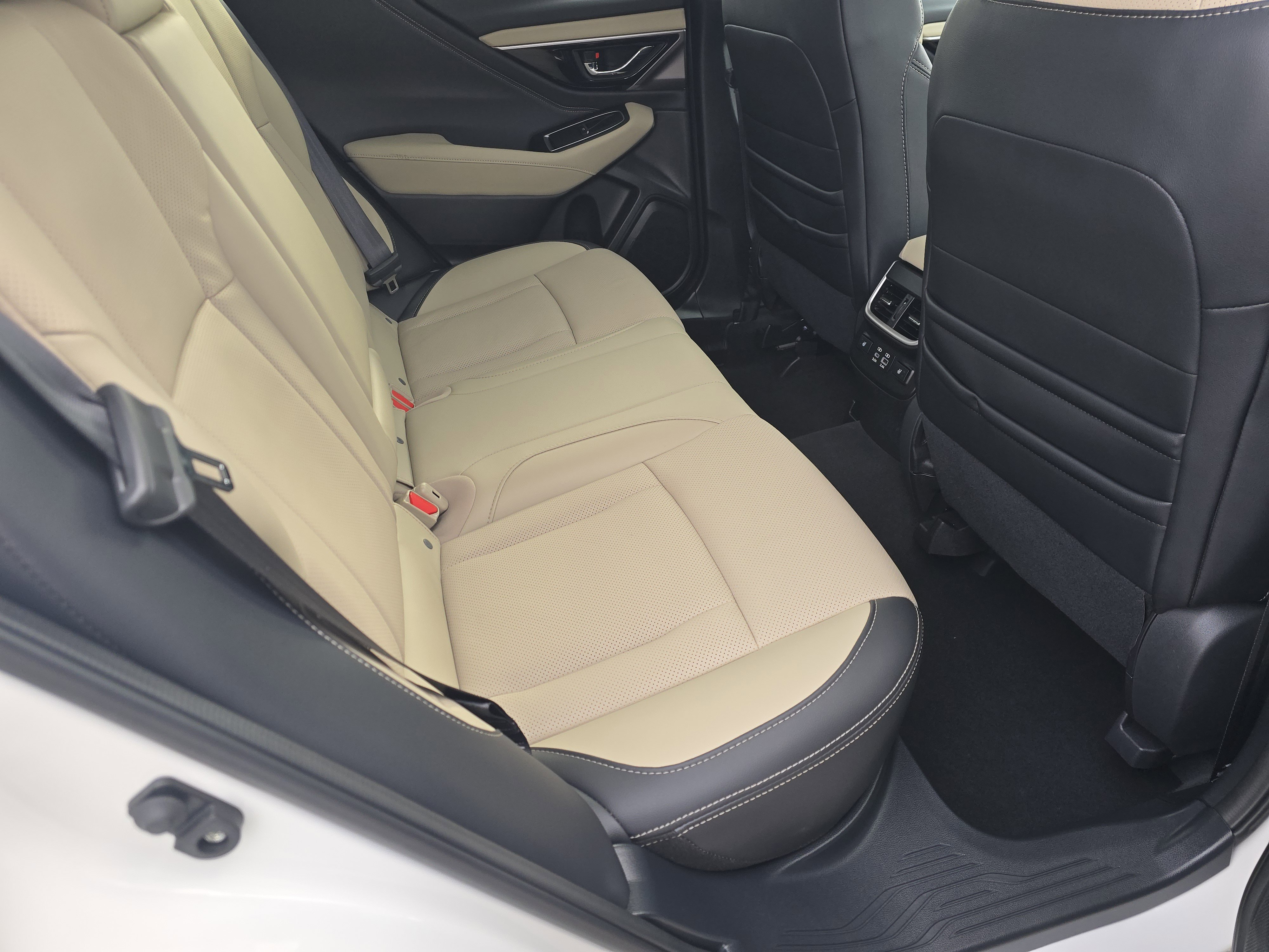 2025 Subaru Outback Limited photo 2