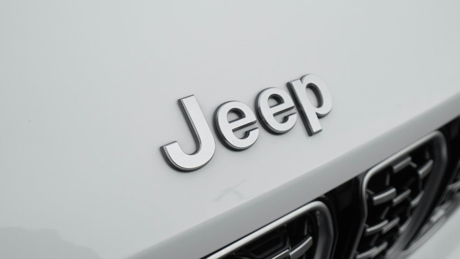 2023 Jeep Grand Cherokee L Summit Reserve photo 7