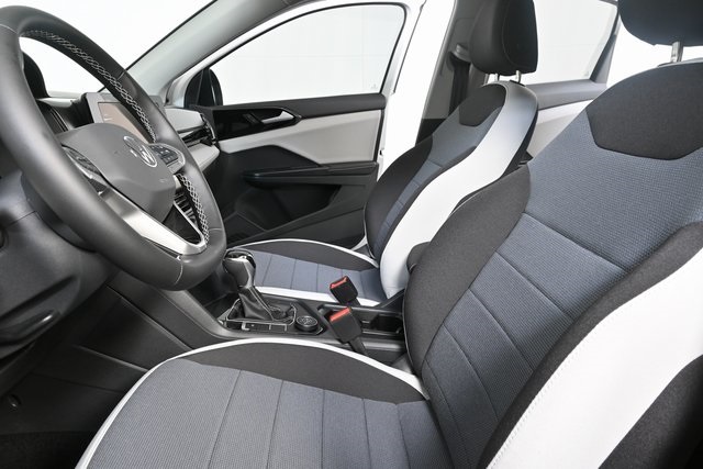 2025 Volkswagen Taos S photo 4