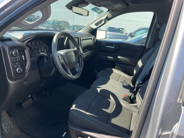 2024 Chevrolet Silverado 1500 Custom photo 3