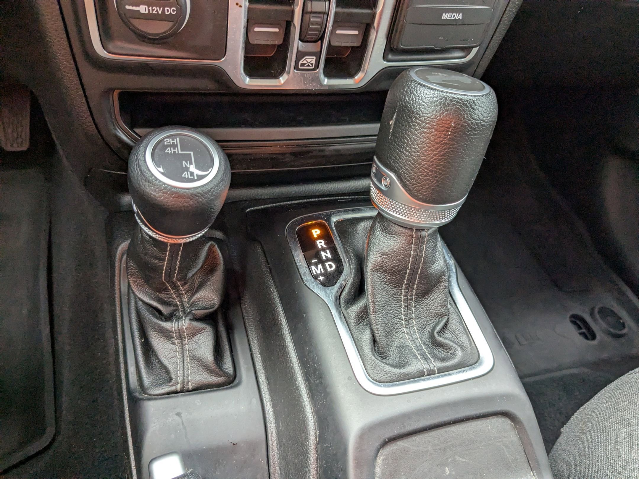 2024 Jeep Wrangler Sport S photo 19