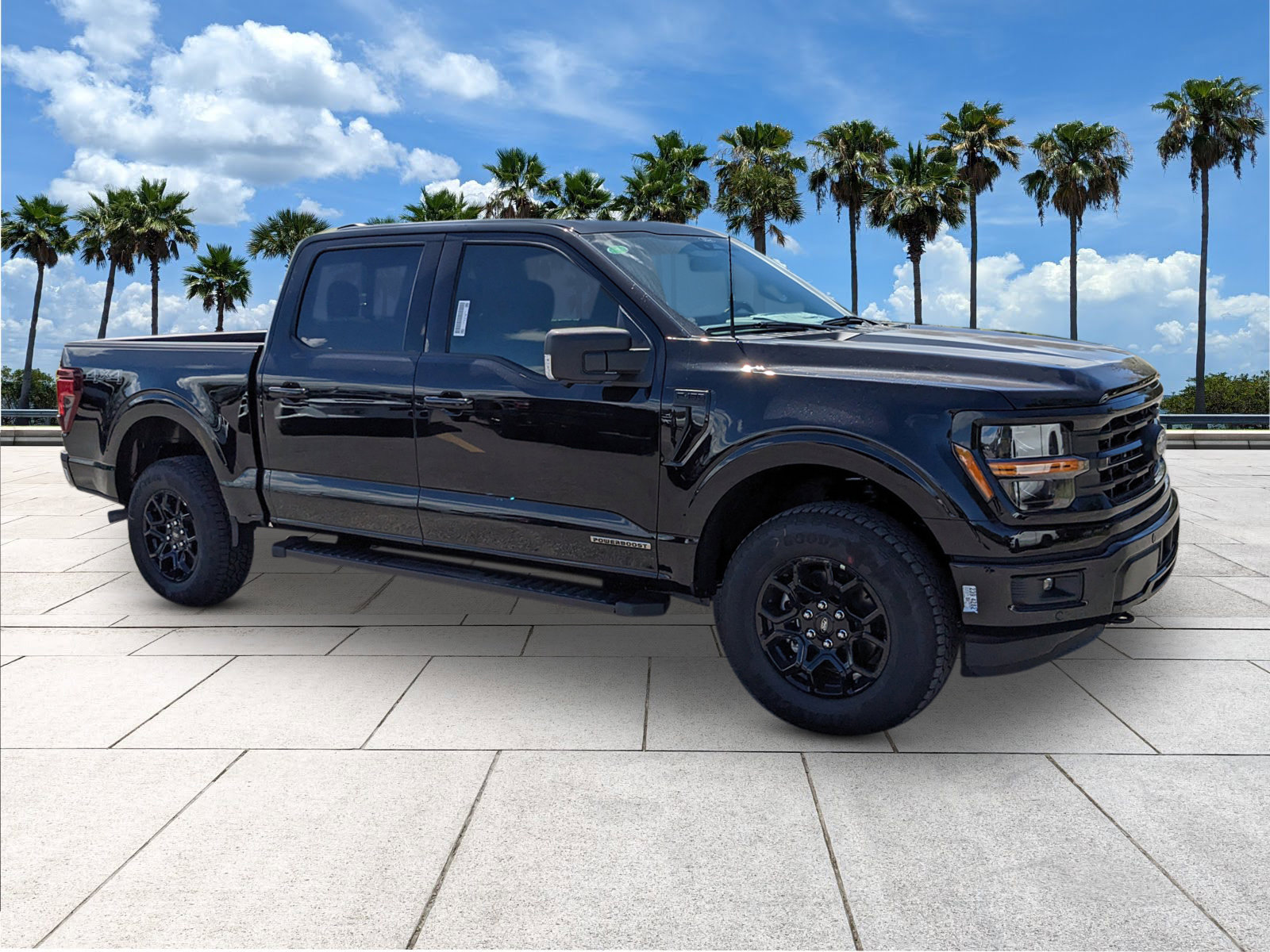 2025 Ford F-150 XLT photo 2