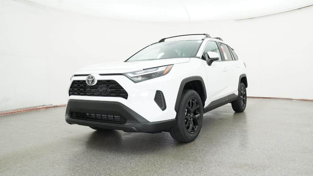 2025 Toyota RAV4 XLE photo 3