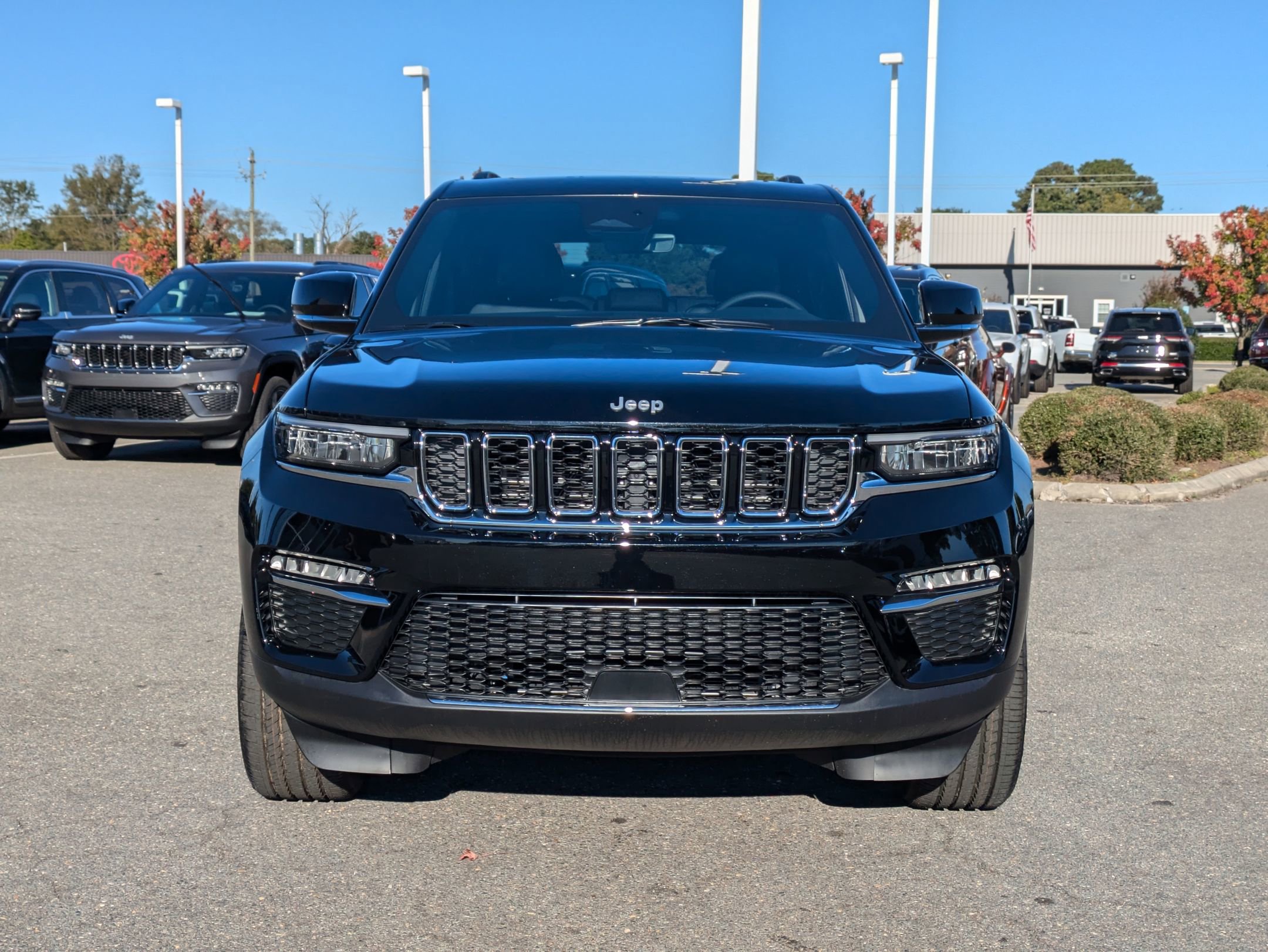 2025 Jeep Grand Cherokee Limited photo 2