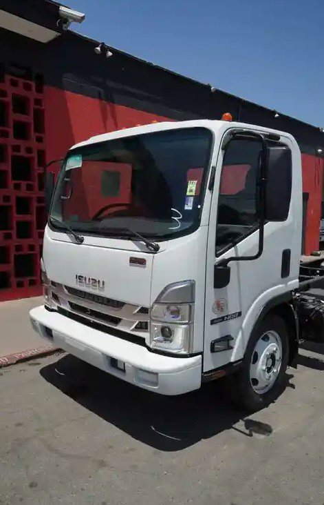 2024 Isuzu NRR Standard photo 2