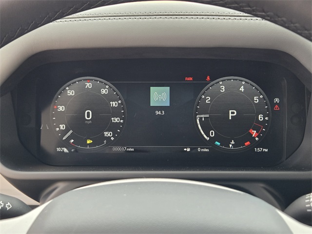 2025 Land Rover Defender 110 X-Dynamic SE photo 10
