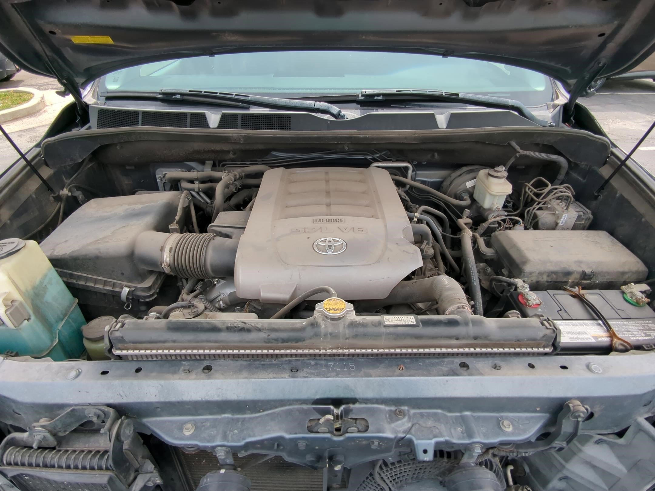 2010 Toyota Sequoia photo 30