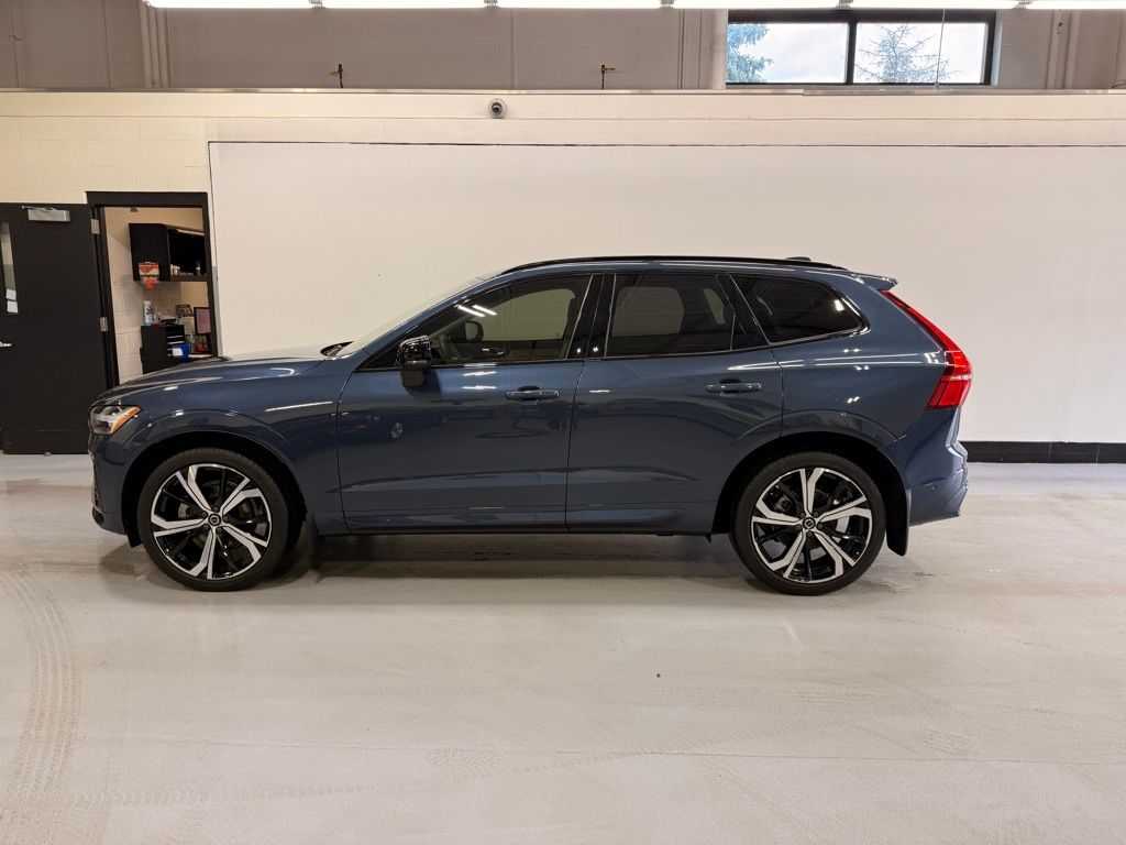 Used 2024 Volvo XC60 Ultimate with VIN YV4L12RM5R1730308 for sale in Golden Valley, Minnesota