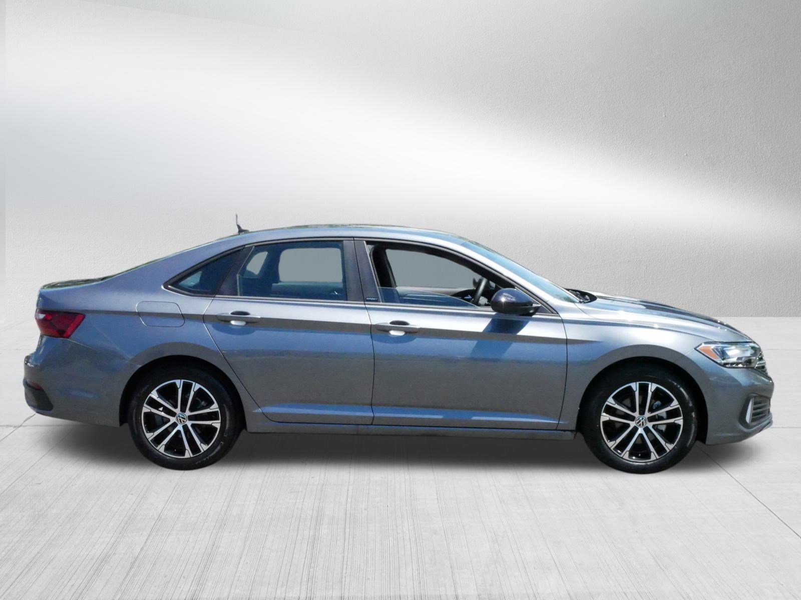 2024 Volkswagen Jetta Sport photo 8