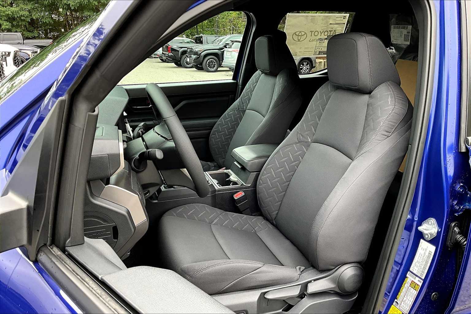 2025 Toyota Tacoma SR5 4x4 Double Cab photo 9
