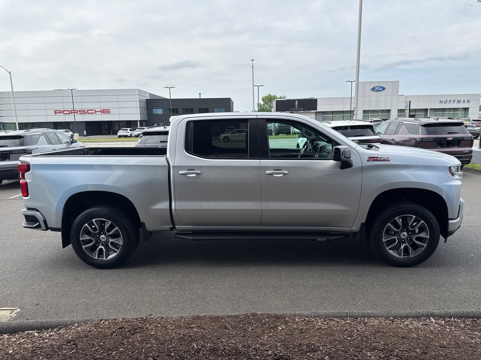 2022 Chevrolet Silverado 1500 RST photo 5