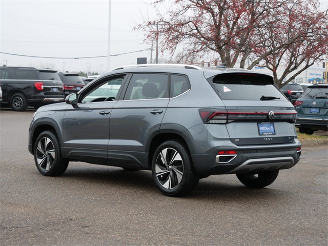 2025 Volkswagen Taos SE photo 4