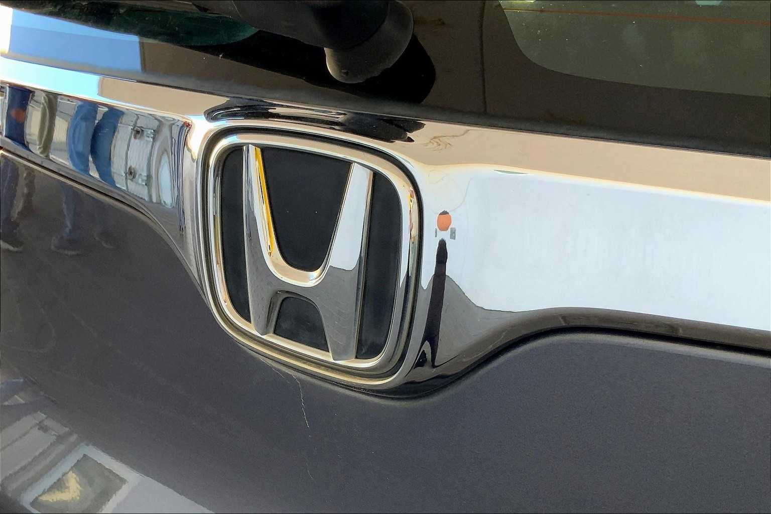 2019 Honda CR-V LX photo 32
