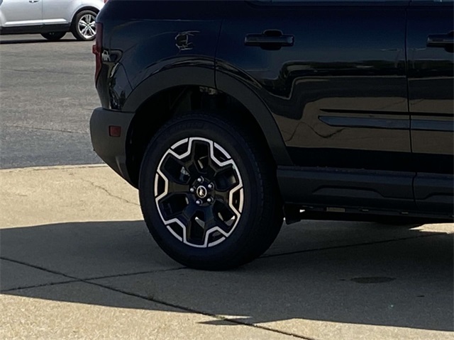 2025 Ford Bronco Sport Outer Banks photo 3