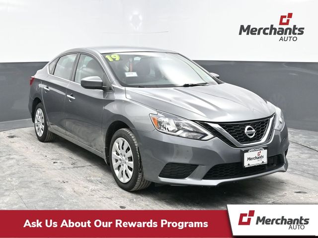 2019 Nissan Sentra S's photo