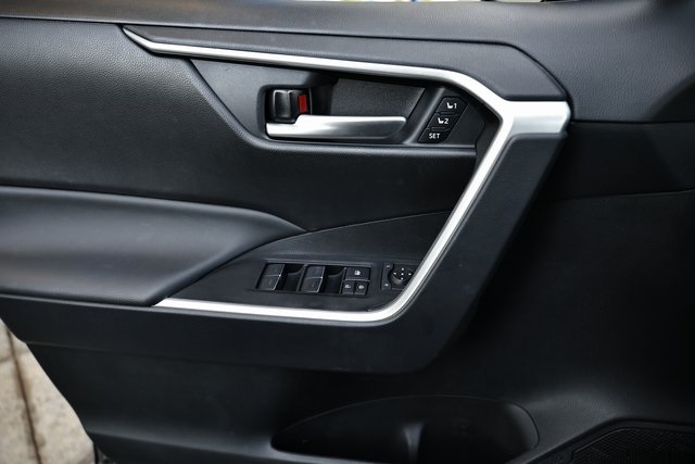 2025 Toyota RAV4 XLE Premium photo 10