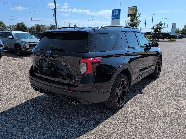 2022 Ford Explorer ST photo 14
