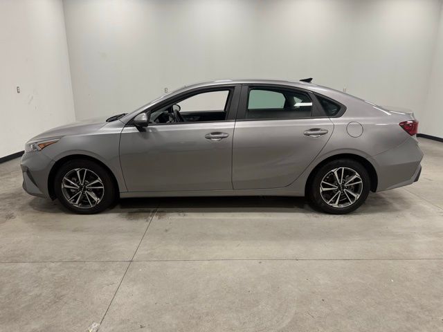 2023 Kia Forte LXS photo 5