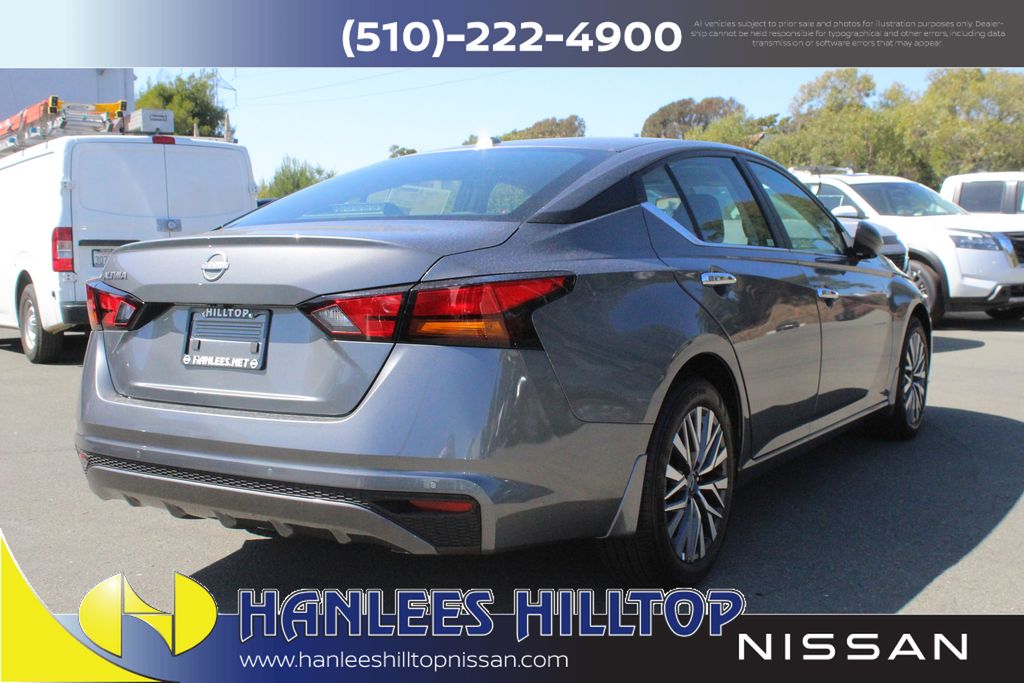 2025 Nissan Altima 2.5 SV photo 7