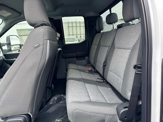 2025 Ford F-350 photo 4