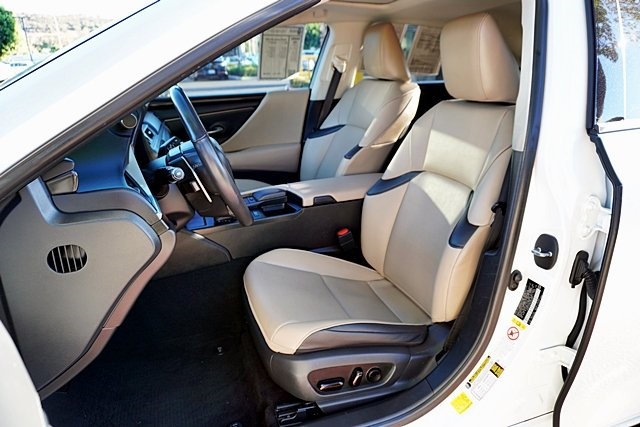 2019 Lexus ES 350 photo 13