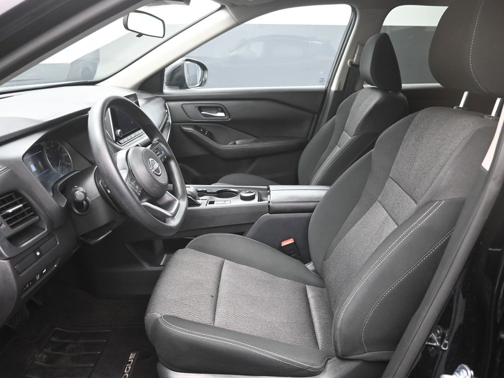 2024 Nissan Rogue SV photo 18