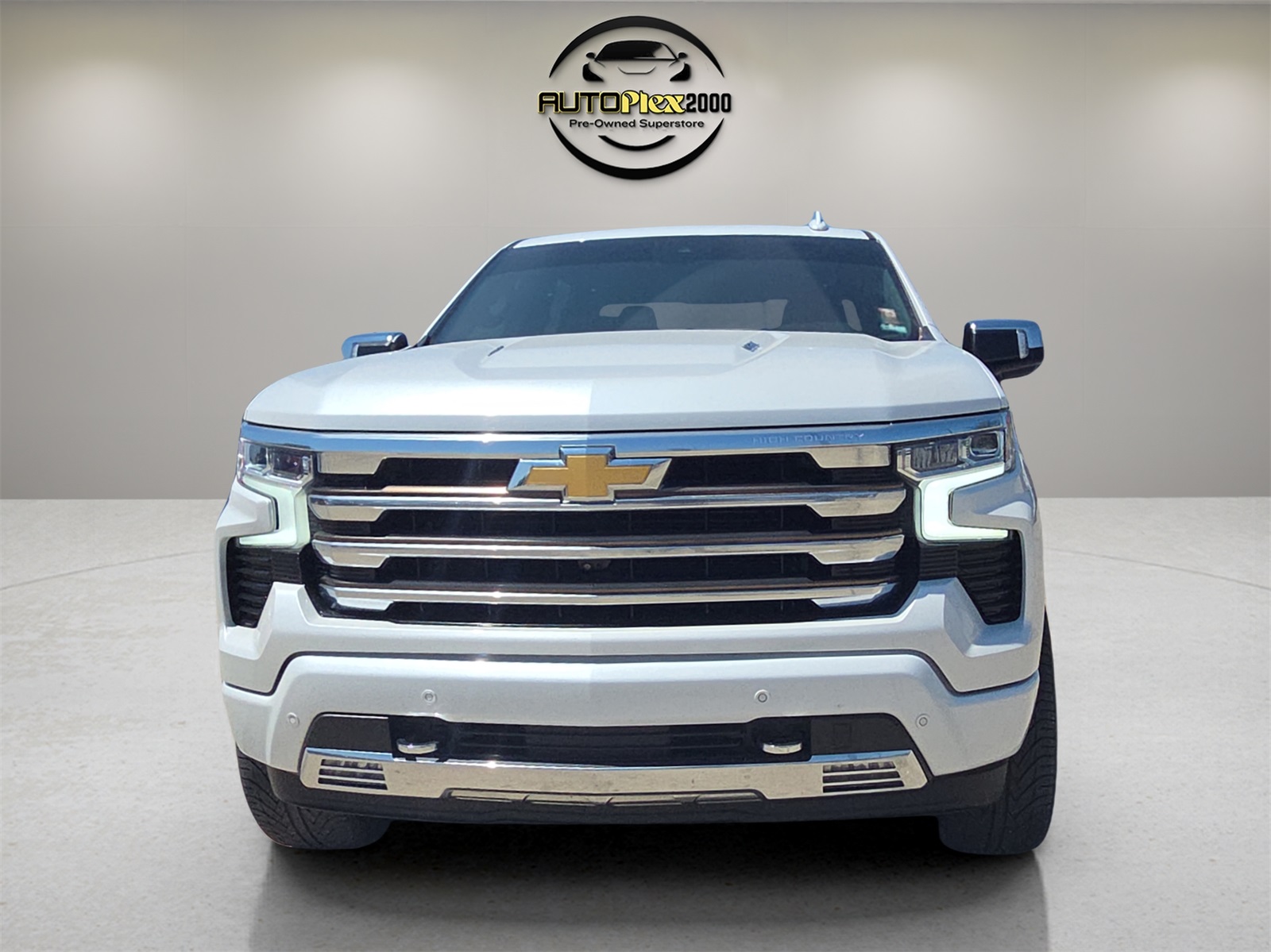 2022 Chevrolet Silverado 1500 High Country photo 2