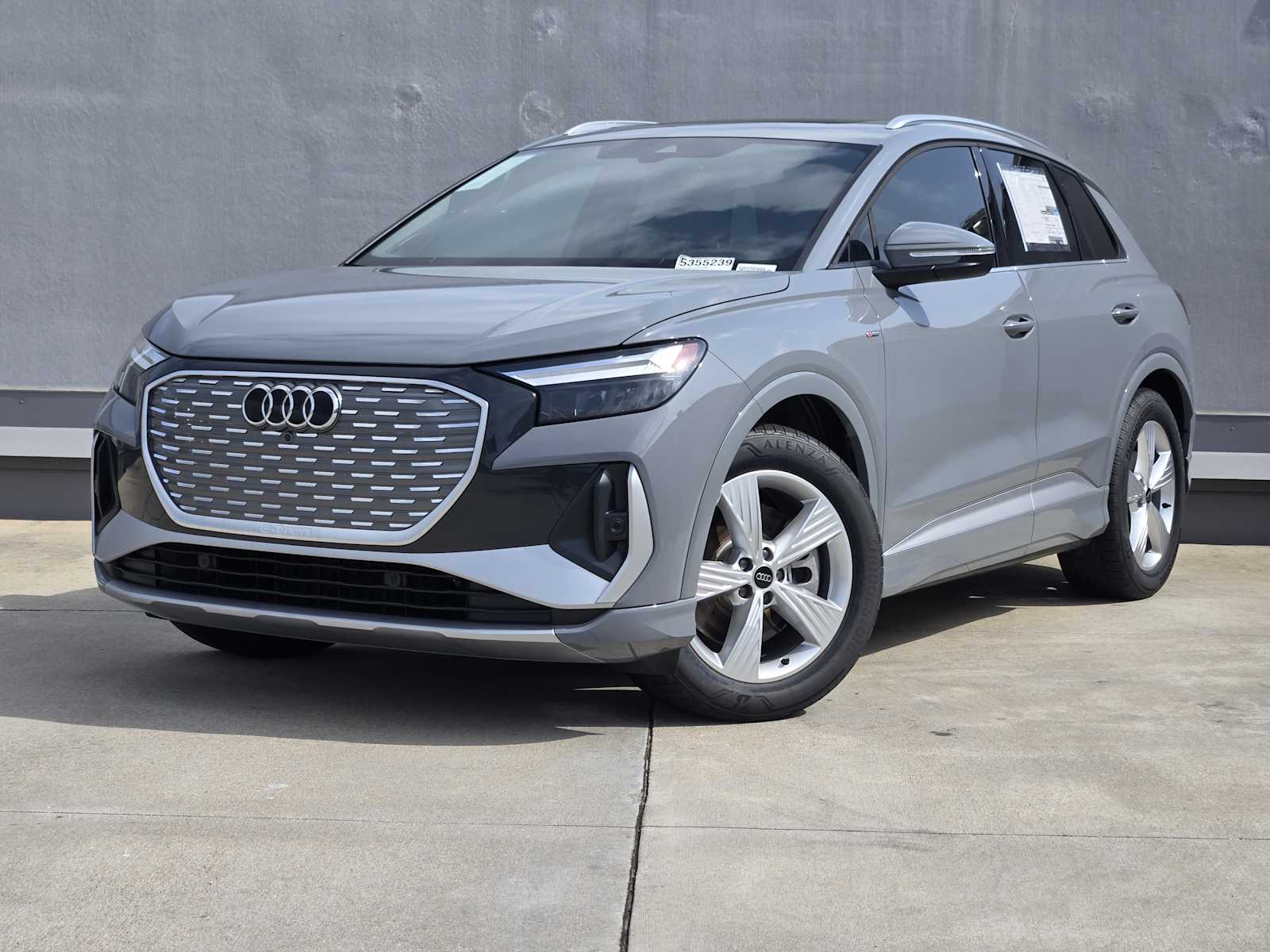 2025 Audi Q4 e-tron Premium Plus