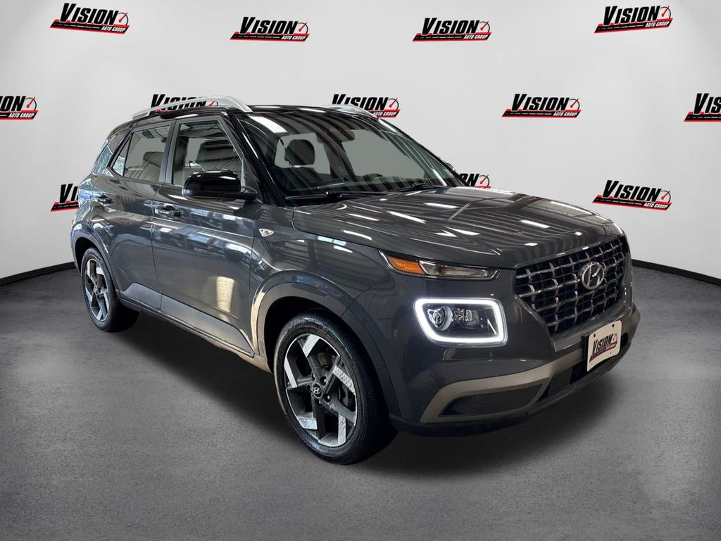 2023 Hyundai Venue Limited photo 2