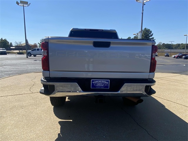 2022 Chevrolet Silverado 2500HD LT photo 3