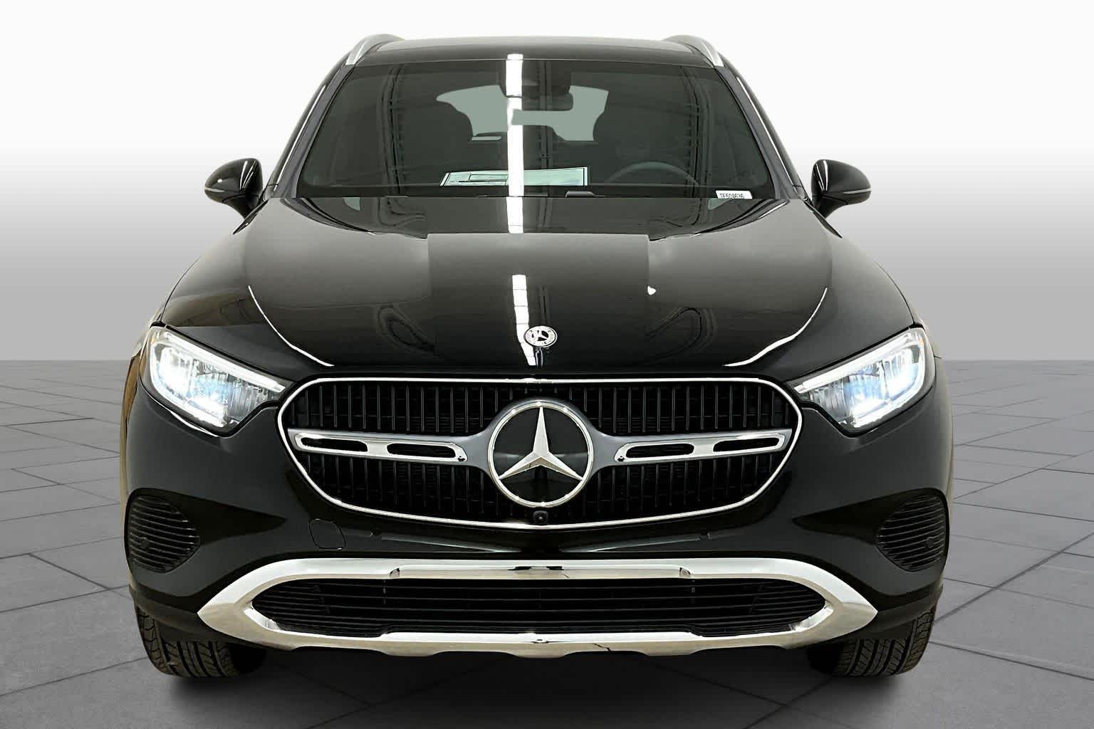 2026 Mercedes Benz GLC 300 4MATIC photo 2