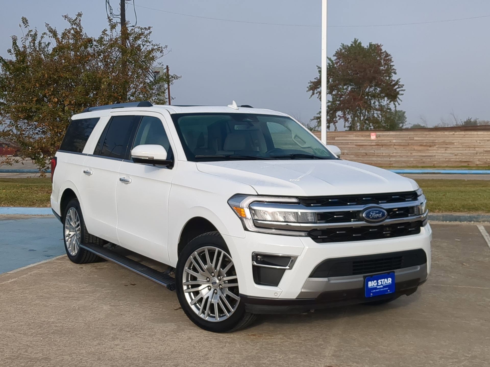 2024 Ford Expedition Limited's photo