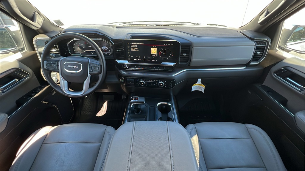 2023 Gmc Sierra 1500 SLT photo 3