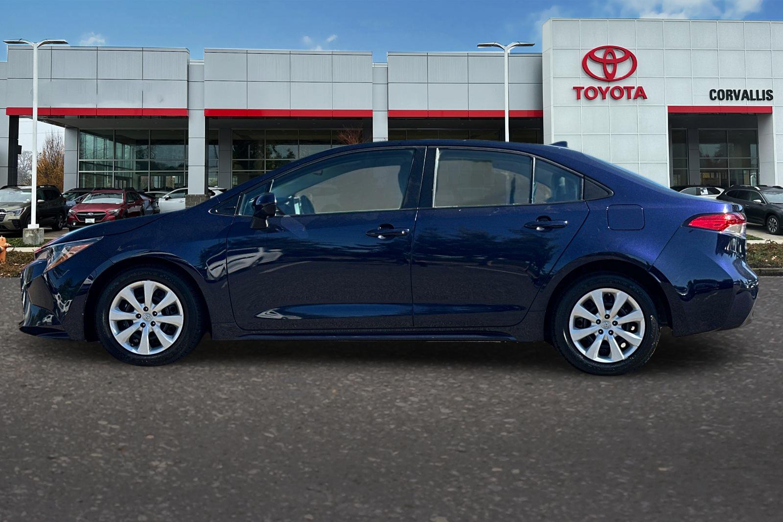 2023 Toyota Corolla LE photo 6