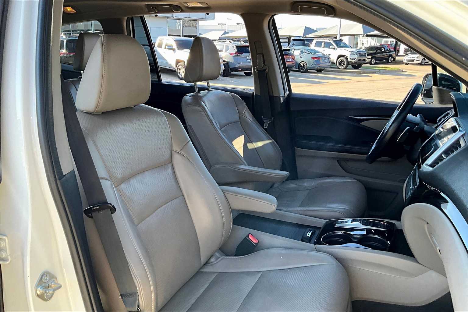 2018 Honda Pilot Elite photo 8