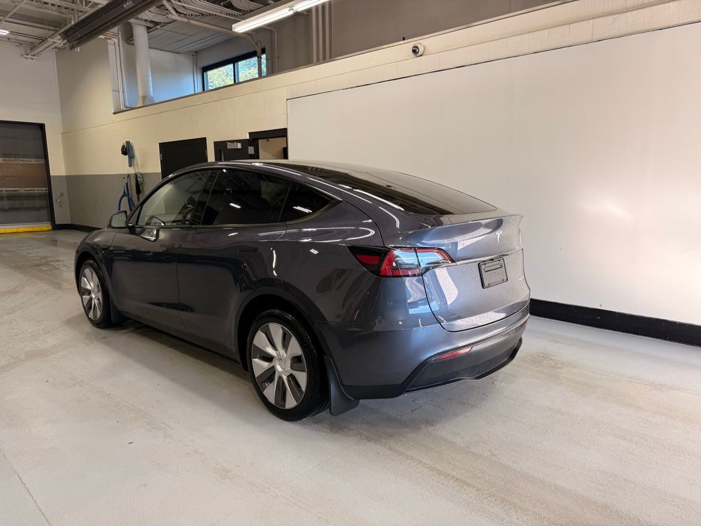 2023 Tesla Model Y Long Range photo 2