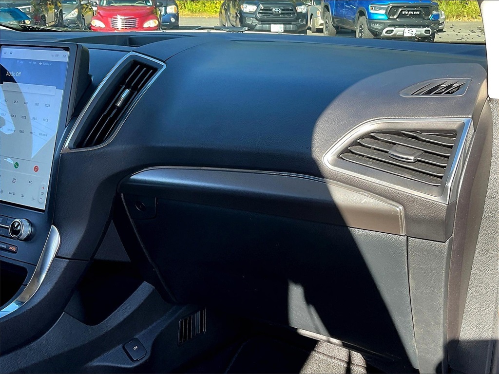 2023 Ford Edge Titanium photo 12