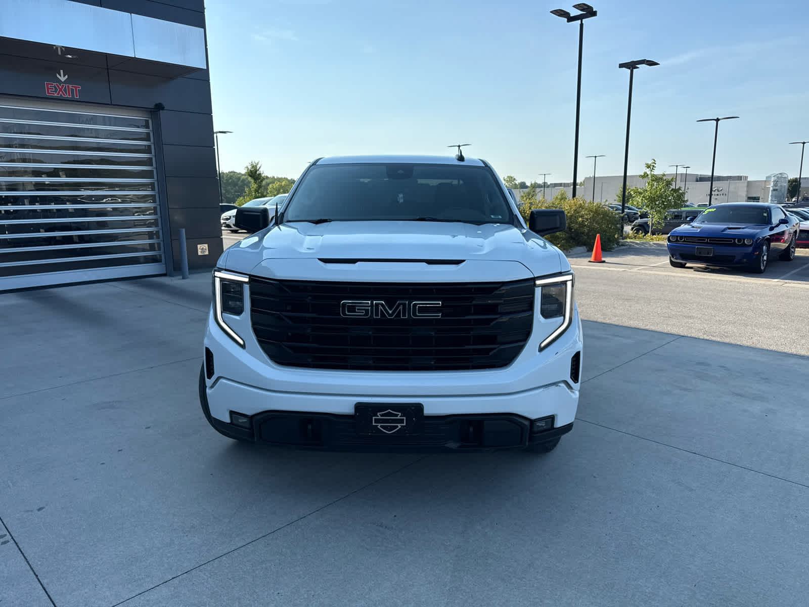 Used 2022 GMC Sierra 1500 Elevation with VIN 1GTUUCED5NZ598334 for sale in Kansas City