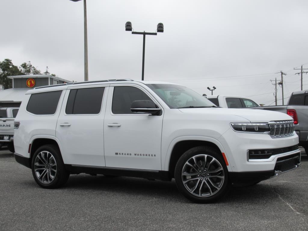 2024 Jeep Grand Wagoneer III photo 2