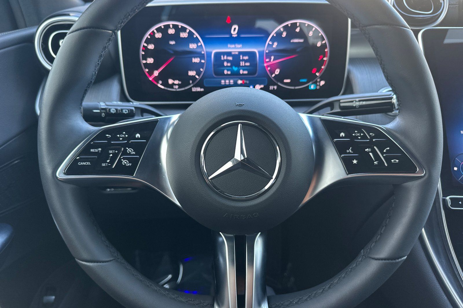 2025 Mercedes Benz GLC 300 photo 18