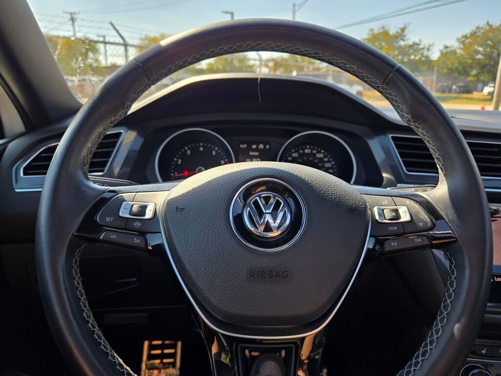2021 Volkswagen Tiguan SE photo 28