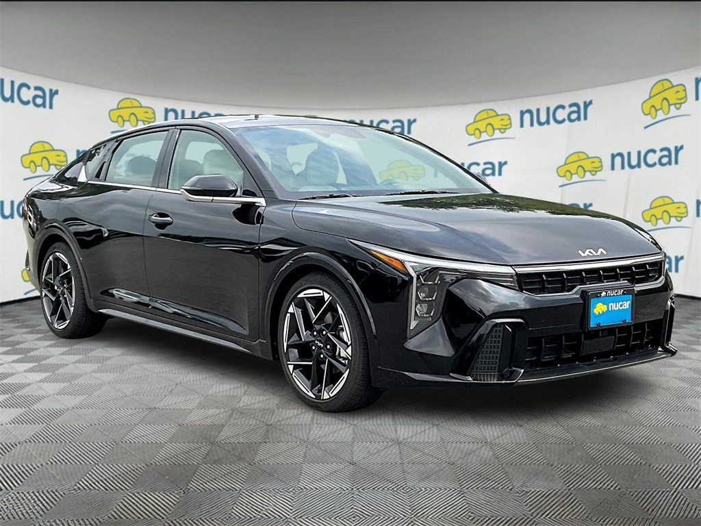2025 Kia K4 GT-Line's photo